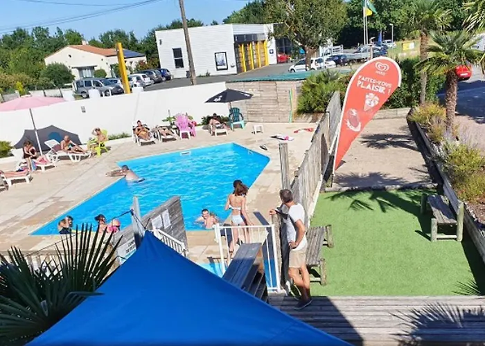 Camping Mobil-home Cosy Avec Terrasse Pour 4 Pers. - Api-1-52-1702